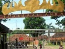 MANTAP👍🏻Dalam Mendukung Program Gubernur Lampung, SMKN 2 Kalianda Lamsel Serahkan Ijazah Secara Door To Door