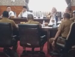 Wah Payah ! Rapat Banggar DPRD Lamsel Pertanyaan Detail Anggaran Ranperda APBD 2025, Ehh Malah Sekda Lamsel LAMBAT Dalam Rekapan “Karena Masih Disiapkan”