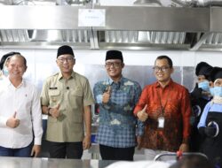 Bupati Ardito Wijaya Dampingi Gubernur Lampung Peluncuran Dapur Makan Bergizi Di Kampung Rama Dewa