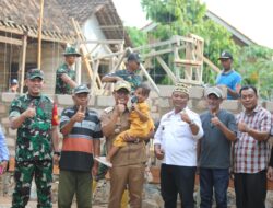 Bupati Ardito Wijaya Bersama Komandan Kodim 0411/KM, Letkol Inf. Noval Darmawan Meninjau Langsung Program TMMD KE – 125 Di Kampung Sukanegara