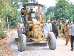 Ardito Wijaya Meninjau Langsung Progres Peningkatan Ruas Jalan Buyut ilir Sampai Tanggul Angin
