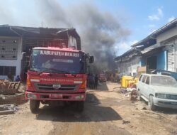 Gudang Perusahaan Minyak Dan Gas Bumi (MIGAS) Kec Cikarang Barat Terbakar