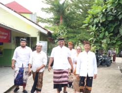 Wakil Bupati I Komang Koheri Di Dampingi oleh Camat Seputih Raman, I Made Suryana Persembahyangan Saraswati Umat Hindu Bali