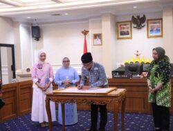 Ardito Wijaya Menghadiri Acara Penandatanganan Komitmen Bersama Bupati/Walikota Se – Provinsi Lampung