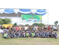 Wabup I Komang Koheri Bersama Kasat Pol PP M. Husnip Menggelar Kegiatan Pembinaan Anggota LINMAS Dari Enam Kecamatan Di Wilayah Bagian Timur