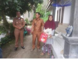 GercepNya ! Dinsos Lamsel Kembali Hadir Salurkan Bantuan Logistik ke Korban Tanah Longsor Di Desa Canggung Rajabasa