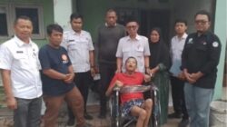 DINSOS Kab Bekasi Bekerja Sama Dengan BAZNAS Salurkan Bantuan Ke Penyandang Disabilitas