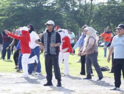 Ardito Wijaya Memimpin Apel dan Senam Bersama Pejabat ASN Serta PTHL Di Lingkungan Pemerintah Kabupaten Lampung Tengah