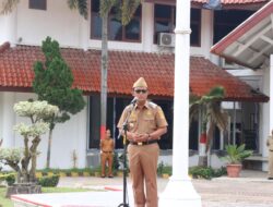 Ardito Wijaya Bertindak Sebagai PembinaUpacara Pada Apel Mingguan Pemerintah Kabupaten Lampung Tengah