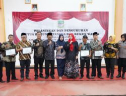 Pj Sekda Dan Kepala Dinas DPMD Hadiri Pelantikan Dan Pengukuhan Ketua RT Dan RW Se Desa Lambang Sari Kec Tambun Selatan