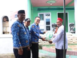 Hari Ulang Tahun (HUT) Korps Pegawai Republik Indonesia (KORPRI) Ke-54 Pemerintah Kabupaten Lampung Tengah Melaksanakan Kegiatan Bakti Sosial