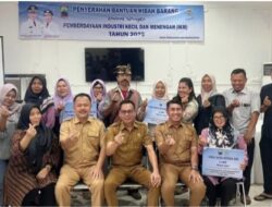 Dorong Daya Saing Lokal, Pemkab Lamsel Serahkan Hibah Mesin Produksi ke 17 IKM