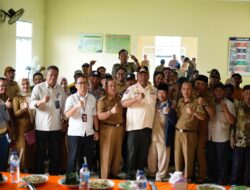 Plt Bupati I Komang Koheri Sosialisasikan Pekerjaan Paket Preservasi Ruas Jalan Marhen-Sulusuban