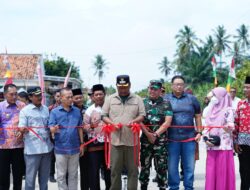 Plt Bupati I Komang Koheri Menghadiri Kegiatan Tasyakuran Peresmian Jalan Rigid Beton Ruas Sidoluhur–Sidomulyo
