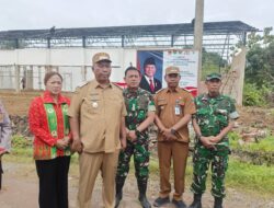 Plt Buputi I Komang Koheri Bersama Komandan Kodim 0411/KM Letkol Inf Noval Darmawan Melihat  Proses Pembangunan Koperasi Desa Koperasi Merah Putih