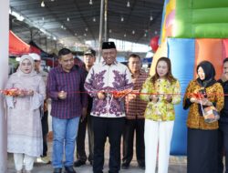 Plt Bupati I Komang Koheri Secara Resmi Membuka Kegiatan UMKM Saturday Sunday Nite Market Digelar di Taman Cery Glompong