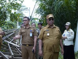 Pemkab Lamteng Bersama Anggota DPRD Lamteng Menijau Jembatan Gantung yang Roboh Penghubung Tanjung Ratu Purnama Tunggal