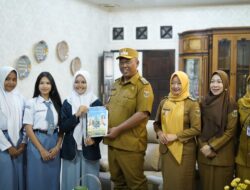 Tiga Siswi SMA Lamteng Audiensi Dengan Plt Bupati Jelang Ajang Perlombaan Duta Anti Norkotika Tingkat Nasional
