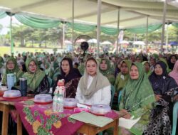 Plt Ketua Tim Penggerak PKK Lamteng Ni Ketut Dewi Nadi Menghadiri Kegiatan Fatayat NU Bersholawat Wilayah Timur Yang Digelar Di Lapangan Merdeka Kampung Ratna Chaton