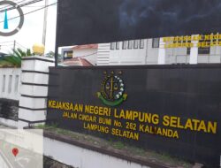 Tindakan Hukum DiKejari Lamsel Terkait Non Aktif nya Oknum Kades HBM, ‘Akankah Secara Cepat&Tegas’