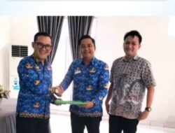 Kadinkes Lamteng Melepas 14 Orang Dokter Lulusan Program PIDI