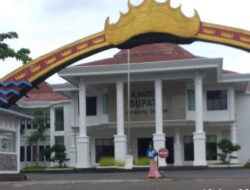 “Kalau Bersih jangan risih” Seorang Pemuda Di Lamsel Meminta PPID pada Setiap SKPD Pemkab setempat Transparan