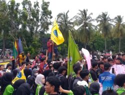 Aksi Di Kator Bupati Lamsel, “Ketua DPRD setempat Sibuk Jalankan Agenda Tak Jelas” 1 Tahun Kepemimpinan Egi-Syaiful Diprotes Mahasiswa