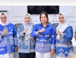 Ketua TP-PKK Lamsel  Tinjau Pasar Inpres Kalianda Didamping Camat setempat